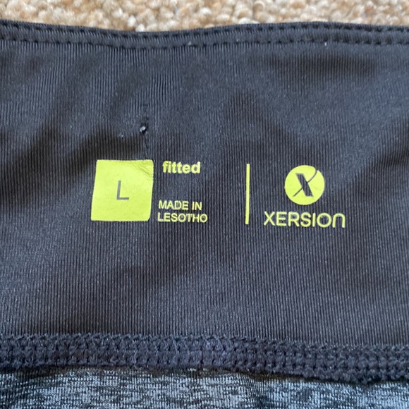 Womens Large Xersion workout capris in gray and black - Picture 4 of 6